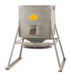 LAMCO 1,000 LB LOW AND THROW CORN FEEDER